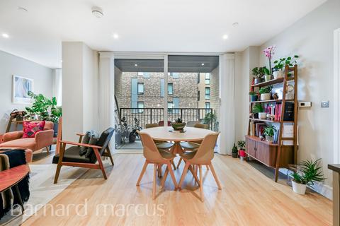 1 bedroom apartment for sale, Greyhound Parade, London