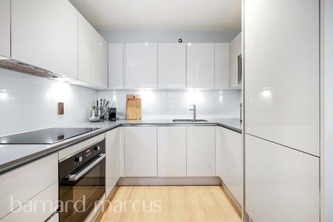 1 bedroom apartment for sale, Greyhound Parade, London