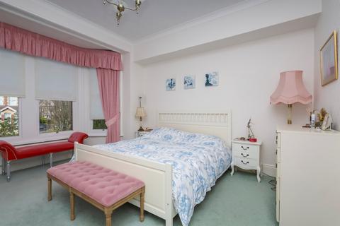 3 bedroom flat for sale, Bolsover Road, Eastbourne