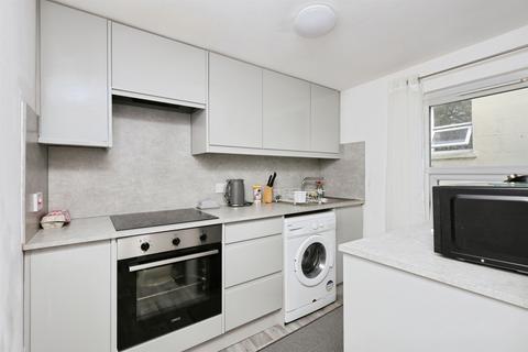 1 bedroom ground floor flat for sale, Ashford Road, Eastbourne