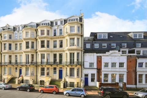 1 bedroom ground floor flat for sale, Queens Gardens, Eastbourne