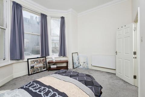 1 bedroom ground floor flat for sale, Queens Gardens, Eastbourne