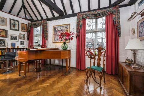4 bedroom detached house for sale, Manor Way, Eastbourne