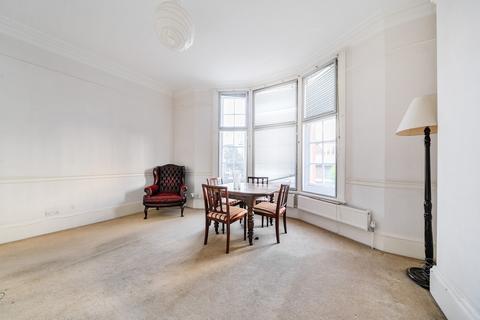 1 bedroom flat for sale, Cromwell Crescent, London
