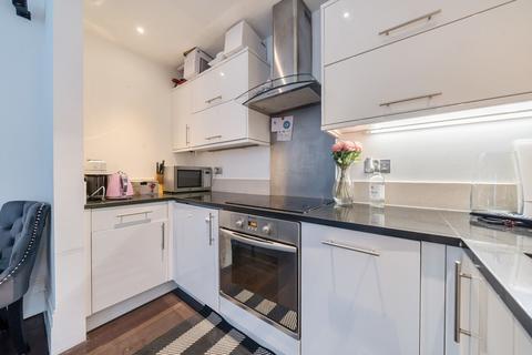 2 bedroom ground floor flat for sale, Finborough Road, London