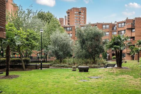 4 bedroom apartment for sale, Upper Whistler Walk, London