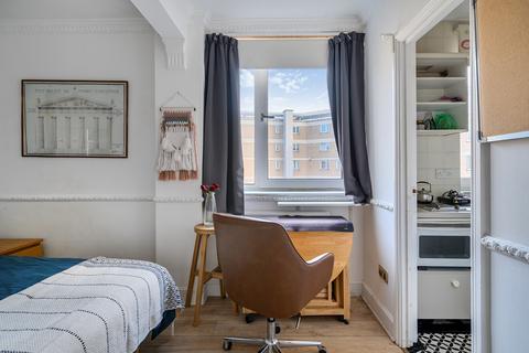 undefined, Sloane Avenue, London