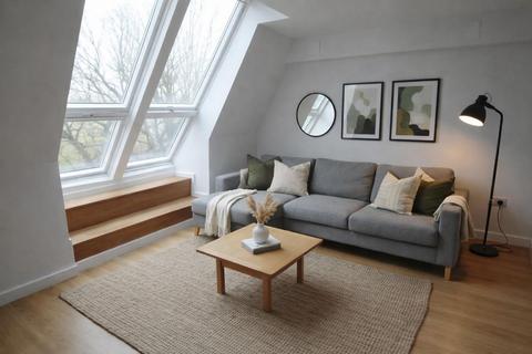 1 bedroom apartment for sale, CHALLENGE COURT, LEATHERHEAD, KT22