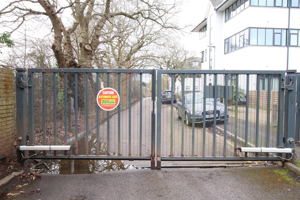 Gate.JPG
