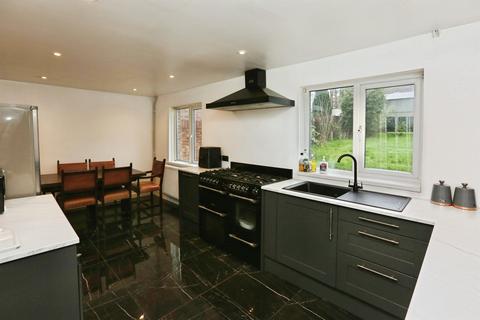 3 bedroom semi-detached house for sale, Cotton Close, Bishopstoke, EASTLEIGH