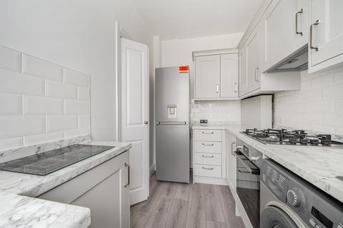 2 bedroom maisonette for sale, Nestor Avenue, London