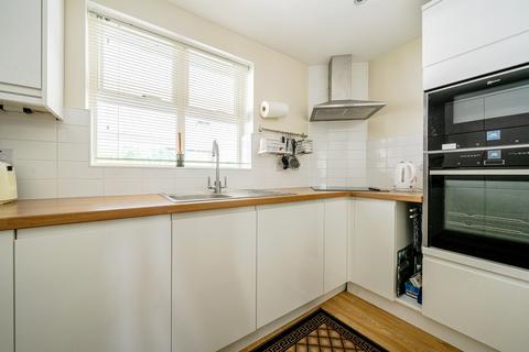 2 bedroom flat for sale, Windmill Hill, Enfield