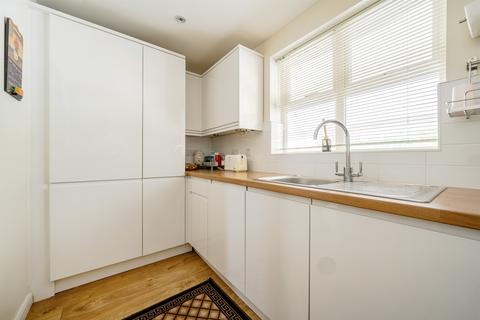 2 bedroom flat for sale, Windmill Hill, Enfield