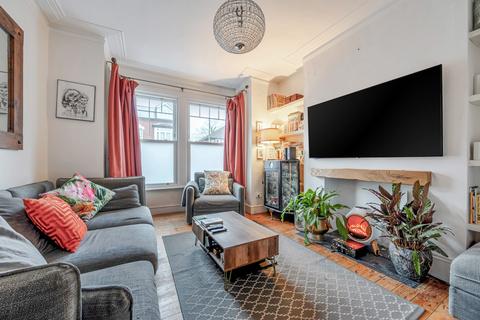 2 bedroom maisonette for sale, Fyfield Road, Enfield