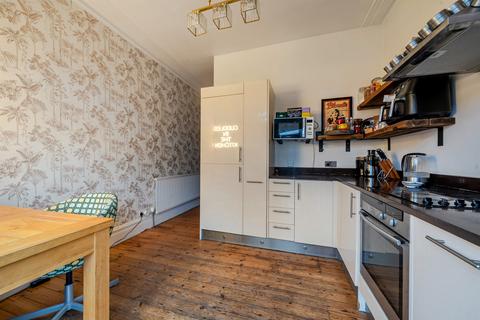 2 bedroom maisonette for sale, Fyfield Road, Enfield