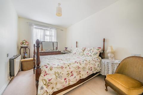 undefined, Village Road, Enfield
