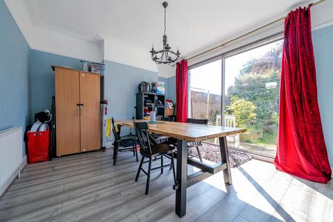 3 bedroom terraced house for sale, Sittingbourne Avenue, Enfield