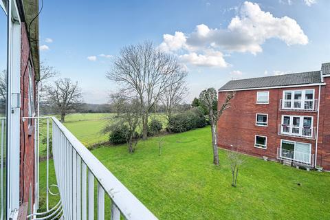 2 bedroom flat for sale, Roundhedge Way, Enfield