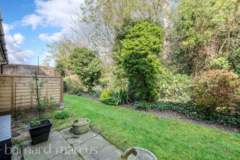 2 bedroom ground floor flat for sale, The Grove, Epsom