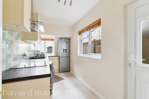 3 bedroom end of terrace house for sale, Chase Road, Epsom