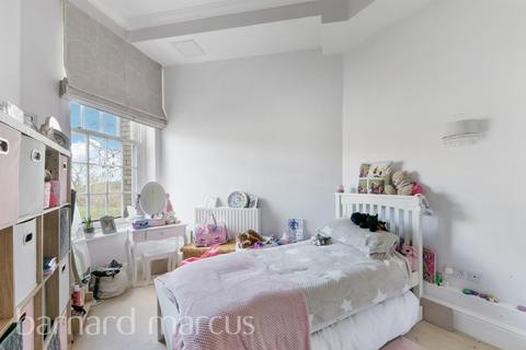 undefined, Horton Crescent, Epsom