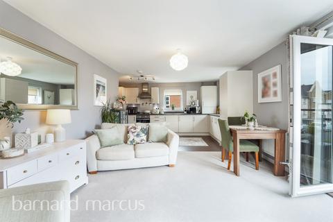 2 bedroom apartment for sale, Sherwood Way, Epsom