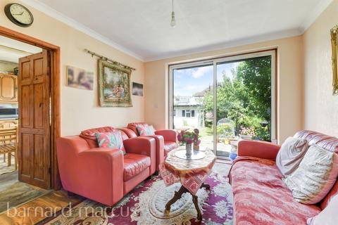 undefined, Hazon Way, Epsom
