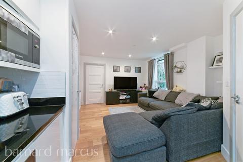 1 bedroom flat for sale, South Street, Epsom