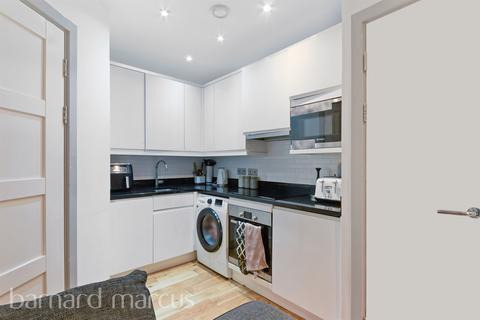 1 bedroom flat for sale, South Street, Epsom