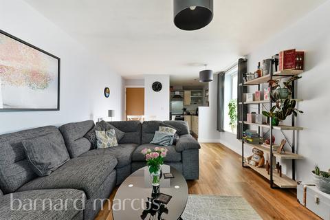 2 bedroom ground floor flat for sale, Highbury Drive, LEATHERHEAD