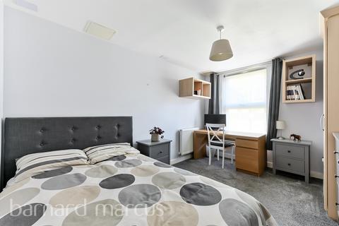 2 bedroom ground floor flat for sale, Highbury Drive, LEATHERHEAD