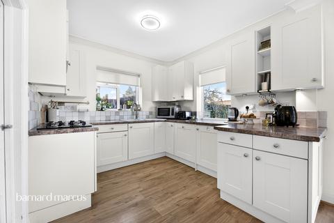 4 bedroom link detached house for sale, Merland Rise, Tadworth