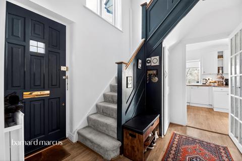 4 bedroom link detached house for sale, Merland Rise, Tadworth