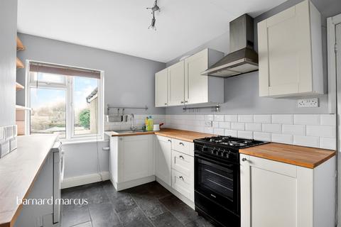 4 bedroom flat for sale, Chessington Road, Ewell, Epsom