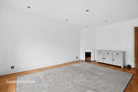 4 bedroom flat for sale, Chessington Road, Ewell, Epsom