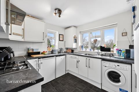 3 bedroom maisonette for sale, Shawley Crescent, Epsom