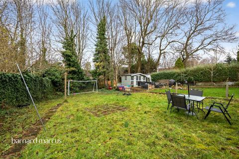 3 bedroom maisonette for sale, Shawley Crescent, Epsom