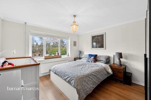 3 bedroom maisonette for sale, Shawley Crescent, Epsom