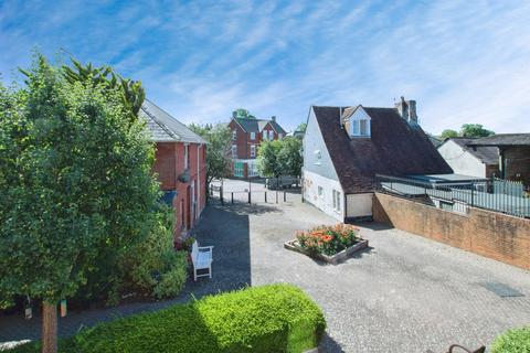 2 bedroom flat for sale, Salisbury Street, Fordingbridge