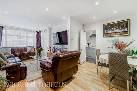 undefined, Fernside Avenue, FELTHAM