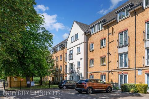 undefined, Wood Lane, Isleworth