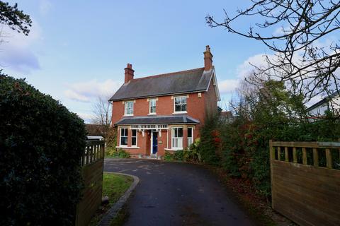 5 bedroom detached house for sale, Kings Lane, South Heath , Great Missenden, HP16