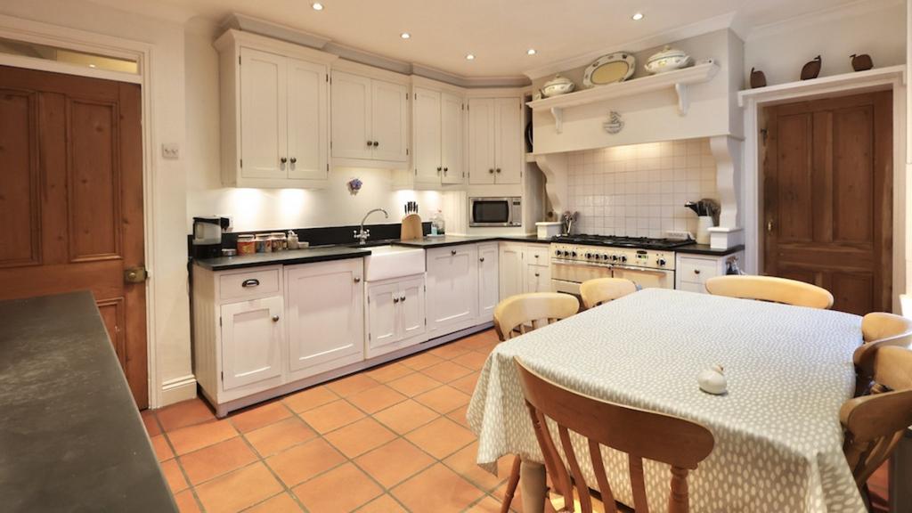 Kitchen/Breakfast Room