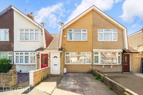 3 bedroom terraced house for sale, Hereford Road, Feltham