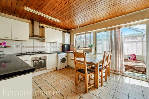 3 bedroom terraced house for sale, Hereford Road, Feltham