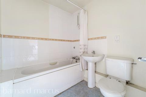 1 bedroom flat for sale, International Way, Sunbury-On-Thames