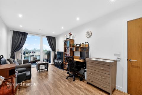 1 bedroom flat for sale, Clovelly Road, Hounslow