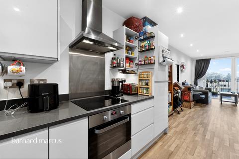 1 bedroom flat for sale, Clovelly Road, Hounslow