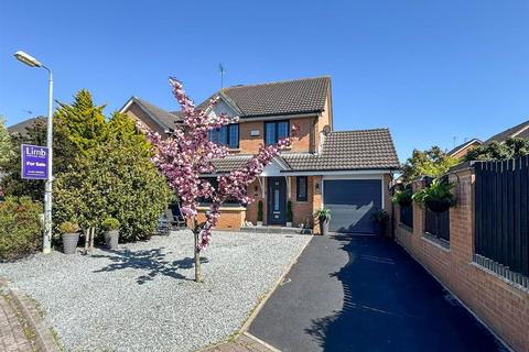4 bedroom detached house for sale, Medlar Drive, Welton