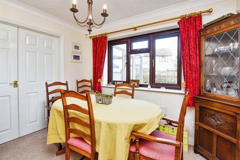 4 bedroom detached house for sale, Brunel Way, Frome
